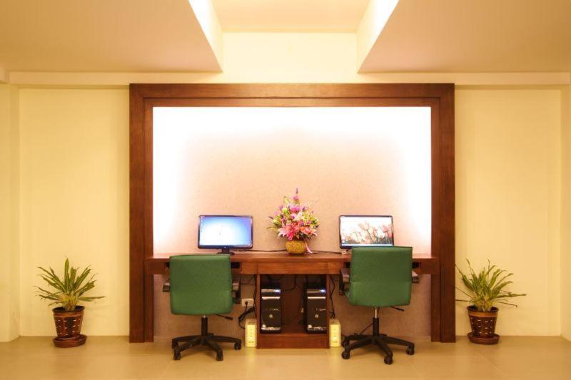 Kalim Beach Place Patong Extérieur photo