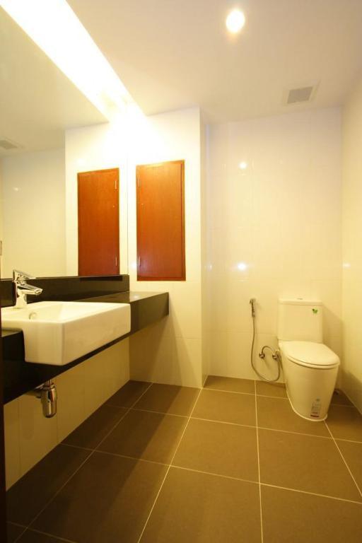Kalim Beach Place Patong Extérieur photo