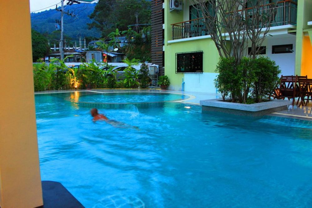 Kalim Beach Place Patong Extérieur photo