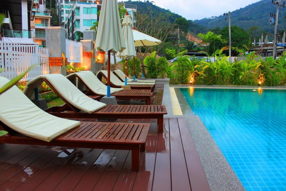 Kalim Beach Place Patong Extérieur photo