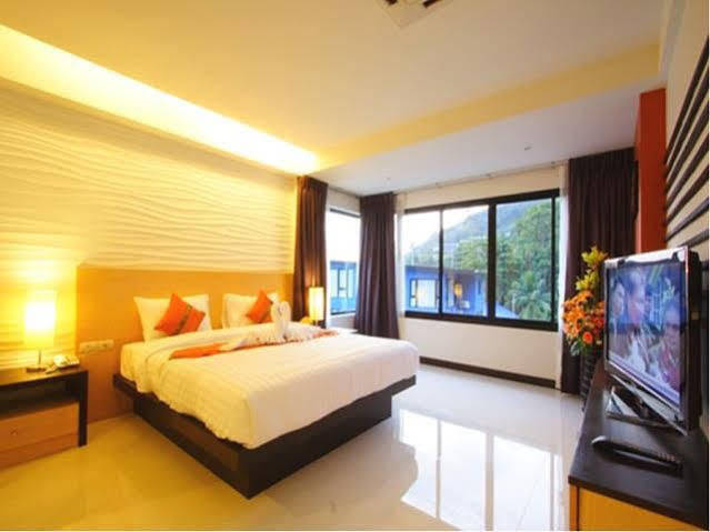 Kalim Beach Place Patong Extérieur photo